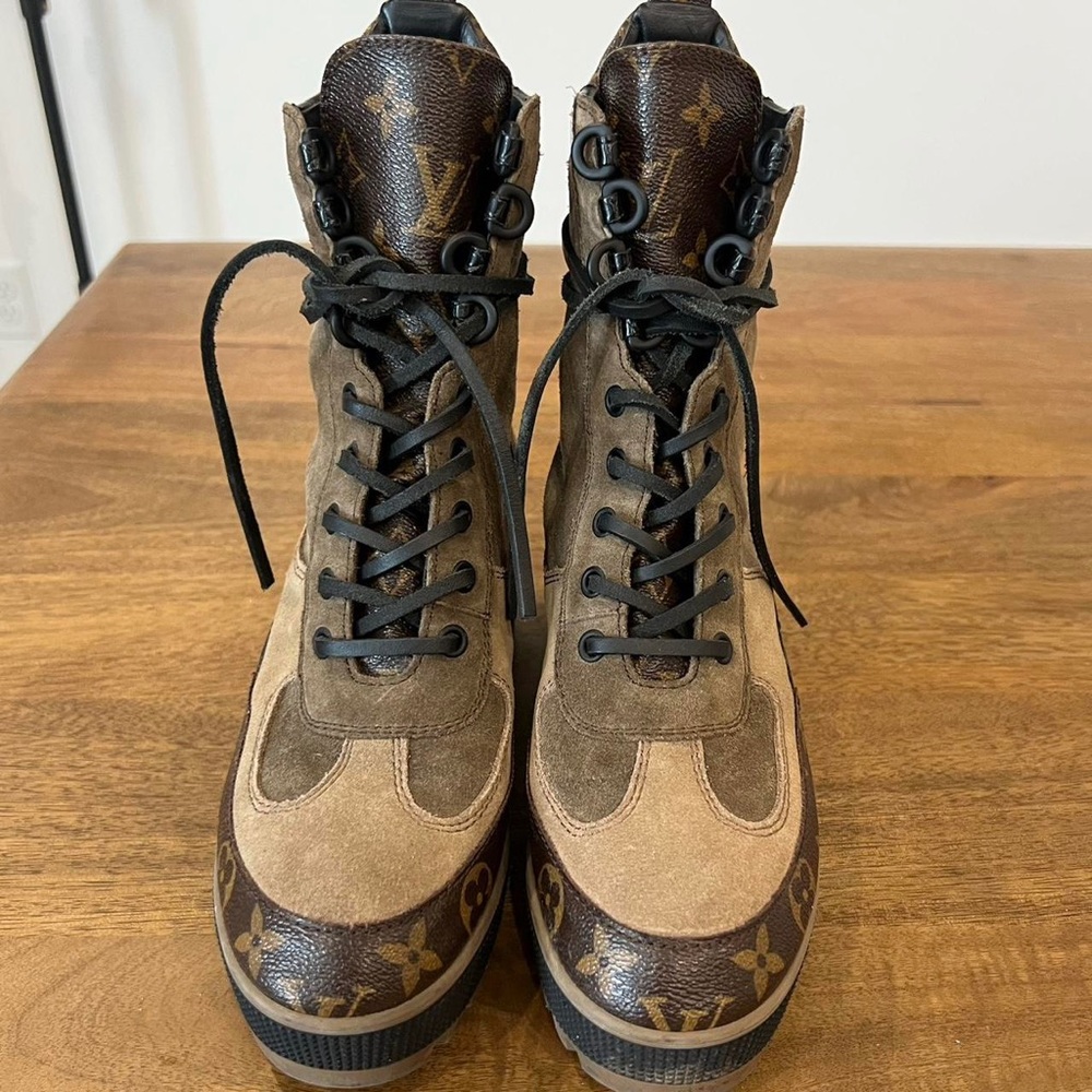 LOUIS VUITTON Laureate Platform Desert Boot Size 8